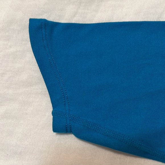 Nike long sleeved top - Turquoise - zipper neck and reflective details - Large - Picture 10 of 10